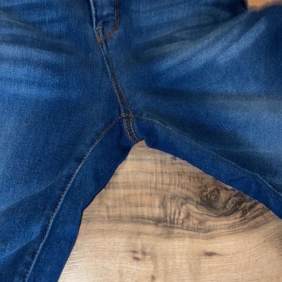 Crown & Ivy High Rise Skinny Jeans - Picture 4 of 7